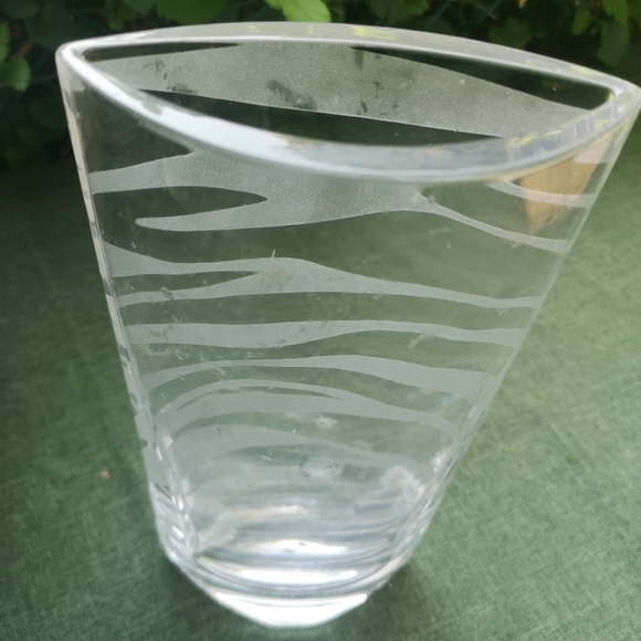 11" Marc Aurel Frosted Zebra Striped Clear Glass “Eclipse” Heavy Vase, Germany - Picture 4 of 9